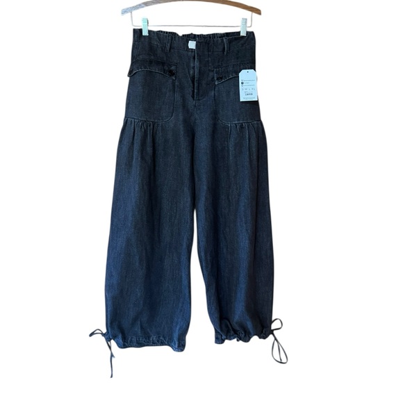 NWT Davi & Dani‎ Black Lotus Denim Pants - Picture 1 of 9